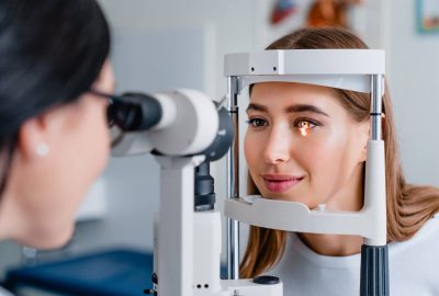 eye-doctor-with-female-patient-during-an-examination-in-modern-clinic-picture-id1189362136_1